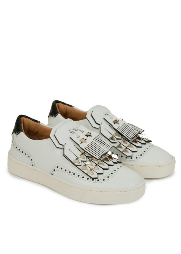Кожаные слипоны с кистями и шипами Santoni